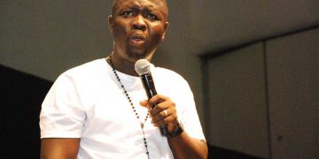 Nigerian Comedian, Seyi Law Financial Supports Former Super Eagles winger, Femi Opabunmi